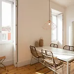 Apartment Chiado Cozy - By Lu Holidays Lisbon