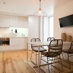 Chiado Cozy - By Lu Holidays Daire Lisboa