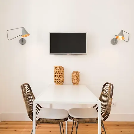 Chiado Cozy - By Lu Holidays アパート *